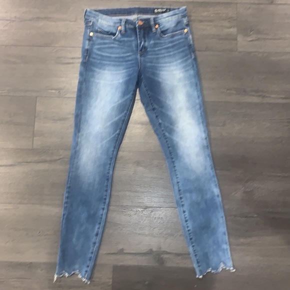 Blank NYC Skinny Classique Cropped Frayed/Jagged Hem Size 28 Medium Wash - Picture 6 of 15
